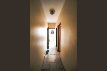 Casa à venda com 220m², 4 quartos e 3 vagas Casa à venda com 220m², 4 quartos e 3 vagasCorredor