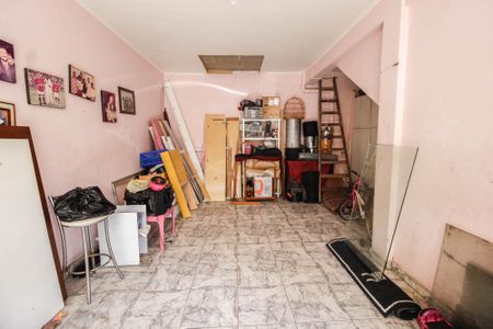 Casa à venda com 220m², 4 quartos e 3 vagas Casa à venda com 220m², 4 quartos e 3 vagasGaragem