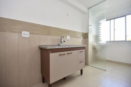 Cozinha de apartamento para alugar com 3 quartos, 52m² em Campo Limpo, São Paulo