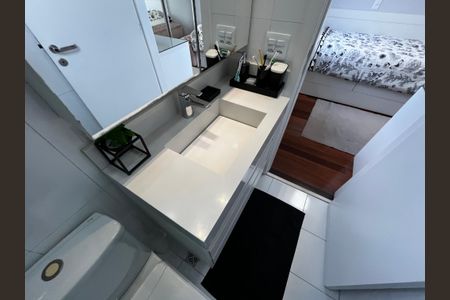 Apartamento à venda com 144m², 3 quartos e 3 vagas Apartamento à venda com 144m², 3 quartos e 3 vagasBanheiro da Suíte 2