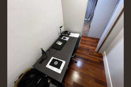 Apartamento à venda com 144m², 3 quartos e 3 vagas Apartamento à venda com 144m², 3 quartos e 3 vagasEscritório