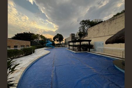 Apartamento à venda com 144m², 3 quartos e 3 vagas Apartamento à venda com 144m², 3 quartos e 3 vagasÁrea comum - Piscina