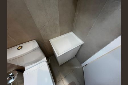 Apartamento à venda com 144m², 3 quartos e 3 vagas Apartamento à venda com 144m², 3 quartos e 3 vagasBanheiro da Suíte 1