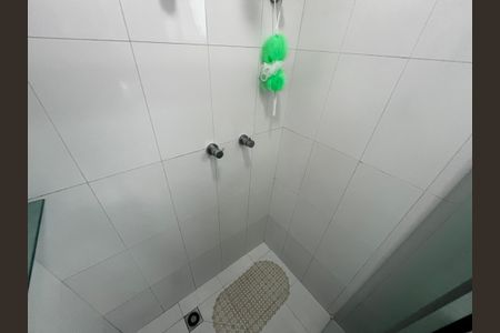 Apartamento à venda com 144m², 3 quartos e 3 vagas Apartamento à venda com 144m², 3 quartos e 3 vagasBanheiro da Suíte 2