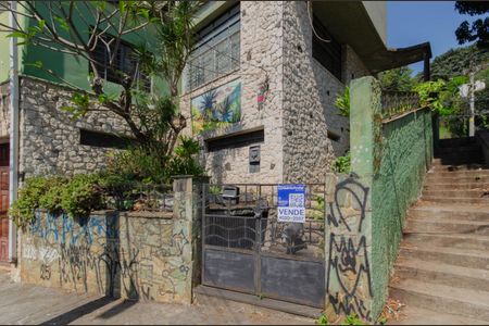 Casa à venda com 400m², 4 quartos e 4 vagasFachada