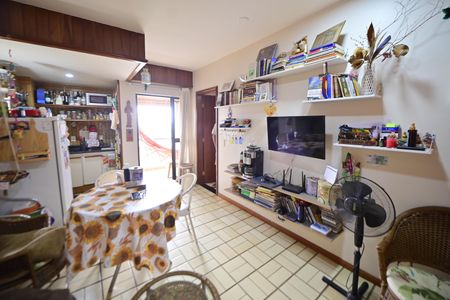Sala/Cozinha de casa de condomínio para alugar com 1 quarto, 44m² em Setor Oeste, Goiânia