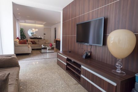 Apartamento à venda com 225m², 4 quartos e 4 vagasSala de TV