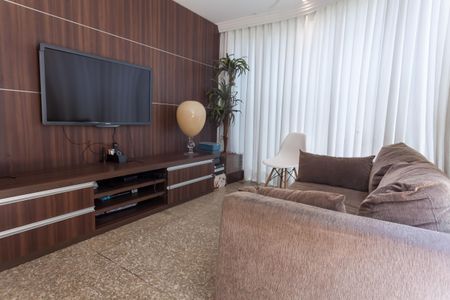 Apartamento à venda com 225m², 4 quartos e 4 vagasSala de TV
