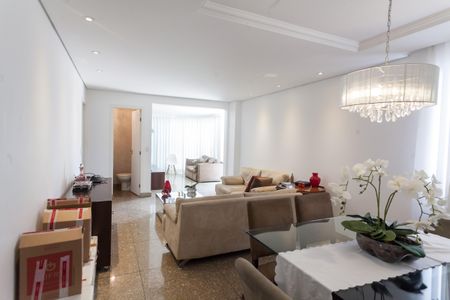 Apartamento à venda com 225m², 4 quartos e 4 vagassala