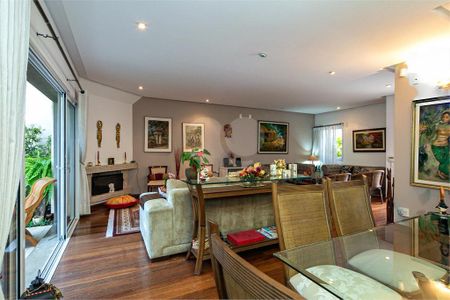 Casa à venda com 5 quartos, 380m² em Santo Amaro, São Paulo