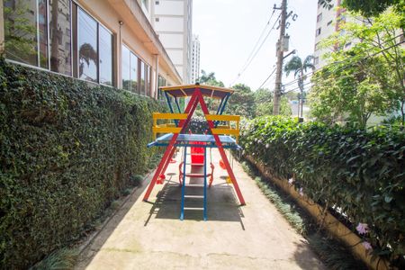 Apartamento à venda com 75m², 2 quartos e 1 vagaÁrea comum - Playground