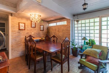 Casa à venda com 120m², 3 quartos e 2 vagasSala