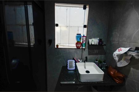 Casa à venda com 50m², 2 quartos e sem vaga Casa à venda com 50m², 2 quartos e sem vagaBanheiro