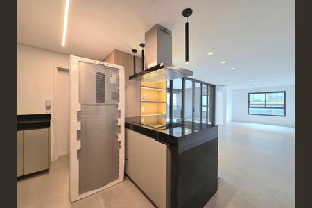 Apartamento para alugar com 140m², 2 quartos e 2 vagas Apartamento para alugar com 140m², 2 quartos e 2 vagasCozinha
