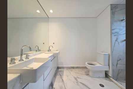 Apartamento para alugar com 140m², 2 quartos e 2 vagas Apartamento para alugar com 140m², 2 quartos e 2 vagasBanheiro da Suíte 2