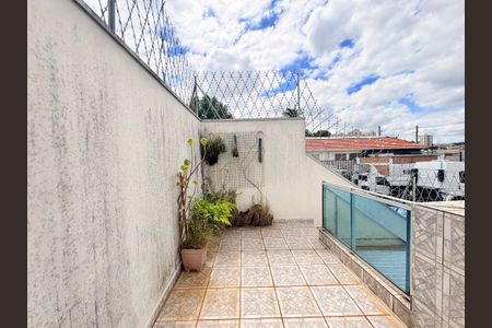 Casa à venda com 232m², 3 quartos e 2 vagasVaranda
