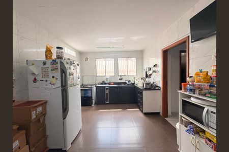 Casa à venda com 232m², 3 quartos e 2 vagasCozinha