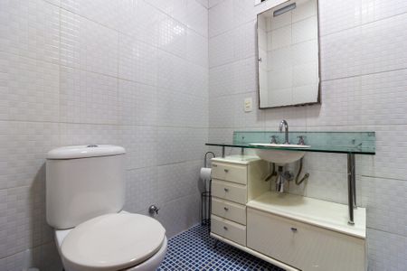 Casa à venda com 95m², 3 quartos e 1 vaga Casa à venda com 95m², 3 quartos e 1 vagaBanheiro