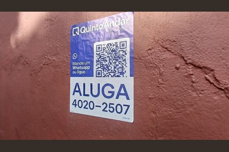 Casa à venda com 300m², 2 quartos e 2 vagas Casa à venda com 300m², 2 quartos e 2 vagasFachada