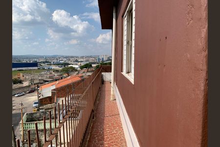 Casa à venda com 300m², 2 quartos e 2 vagas Casa à venda com 300m², 2 quartos e 2 vagasQuintal