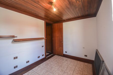 Casa à venda com 213m², 3 quartos e 4 vagasQuarto 2