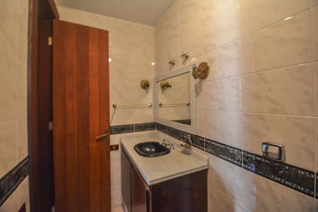 Casa à venda com 213m², 3 quartos e 4 vagasBanheiro