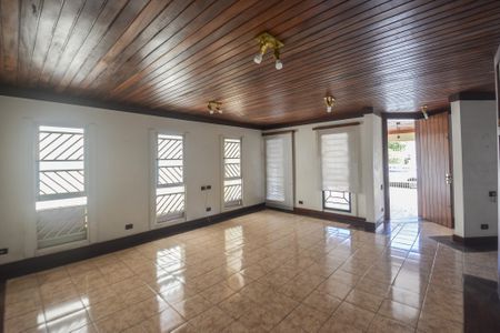 Casa à venda com 213m², 3 quartos e 4 vagasSala