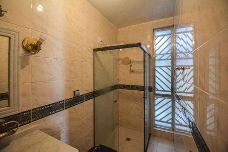 Casa à venda com 213m², 3 quartos e 4 vagasBanheiro