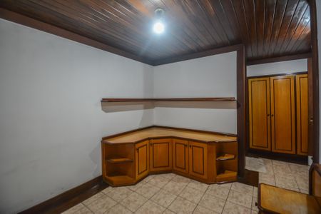 Casa à venda com 213m², 3 quartos e 4 vagasQuarto Suíte