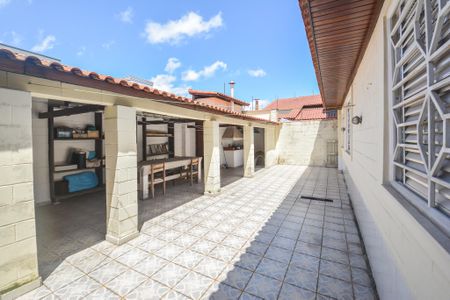 Casa à venda com 213m², 3 quartos e 4 vagasQuintal