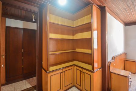 Casa à venda com 213m², 3 quartos e 4 vagasQuarto Suíte