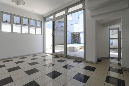 Casa para alugar com 273m², 3 quartos e 4 vagas Casa para alugar com 273m², 3 quartos e 4 vagasSala de Jantar