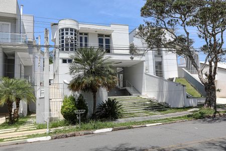 Casa para alugar com 273m², 3 quartos e 4 vagas Casa para alugar com 273m², 3 quartos e 4 vagasFachada