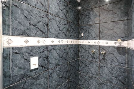 Casa para alugar com 273m², 3 quartos e 4 vagas Casa para alugar com 273m², 3 quartos e 4 vagasBanheiro da Suíte 3