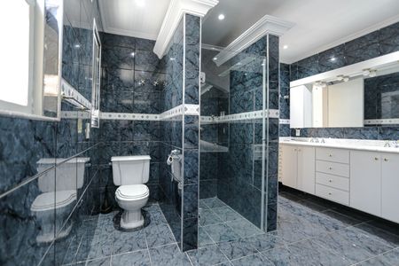 Casa para alugar com 273m², 3 quartos e 4 vagas Casa para alugar com 273m², 3 quartos e 4 vagasBanheiro da Suíte 3