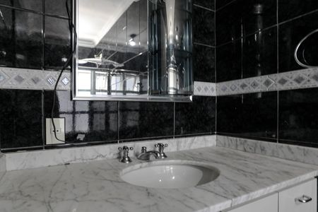 Casa para alugar com 273m², 3 quartos e 4 vagas Casa para alugar com 273m², 3 quartos e 4 vagasBanheiro da Suíte