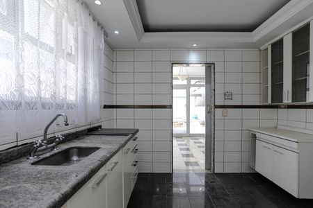 Casa para alugar com 273m², 3 quartos e 4 vagas Casa para alugar com 273m², 3 quartos e 4 vagasCozinha