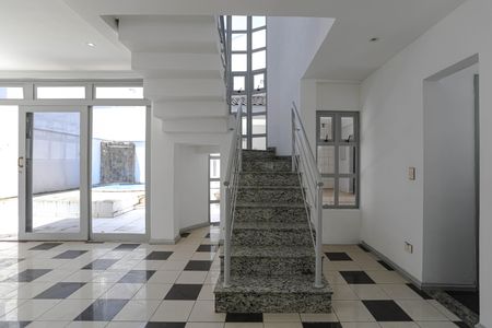 Casa para alugar com 273m², 3 quartos e 4 vagas Casa para alugar com 273m², 3 quartos e 4 vagasSala