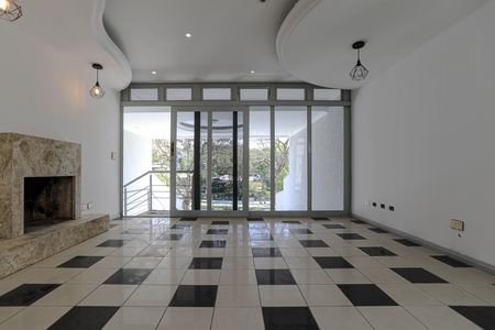 Casa para alugar com 273m², 3 quartos e 4 vagas Casa para alugar com 273m², 3 quartos e 4 vagasSala