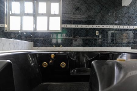 Casa para alugar com 273m², 3 quartos e 4 vagas Casa para alugar com 273m², 3 quartos e 4 vagasBanheiro da Suíte 3