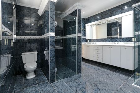 Casa para alugar com 273m², 3 quartos e 4 vagas Casa para alugar com 273m², 3 quartos e 4 vagasBanheiro da Suíte 3