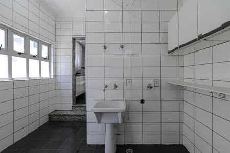 Casa para alugar com 273m², 3 quartos e 4 vagas Casa para alugar com 273m², 3 quartos e 4 vagasÁrea de Serviço