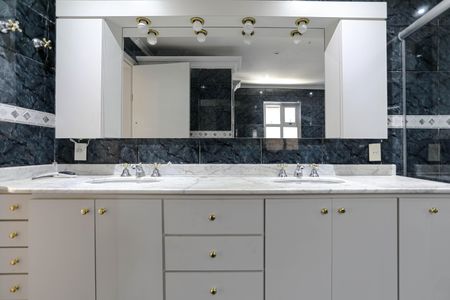 Casa para alugar com 273m², 3 quartos e 4 vagas Casa para alugar com 273m², 3 quartos e 4 vagasBanheiro da Suíte 3