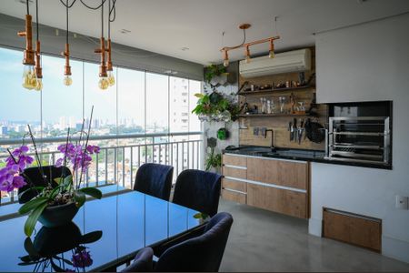 Apartamento à venda com 94m², 2 quartos e 2 vagas Apartamento à venda com 94m², 2 quartos e 2 vagasVaranda