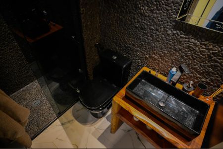 Apartamento à venda com 94m², 2 quartos e 2 vagas Apartamento à venda com 94m², 2 quartos e 2 vagasBanheiro Social