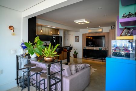 Apartamento à venda com 94m², 2 quartos e 2 vagas Apartamento à venda com 94m², 2 quartos e 2 vagasSala