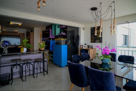 Apartamento à venda com 94m², 2 quartos e 2 vagas Apartamento à venda com 94m², 2 quartos e 2 vagasVaranda