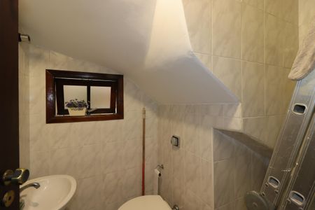 Casa para alugar com 235m², 3 quartos e 5 vagasBanheiro de Serviço