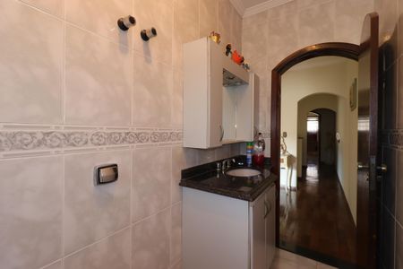 Casa para alugar com 235m², 3 quartos e 5 vagasBanheiro Social