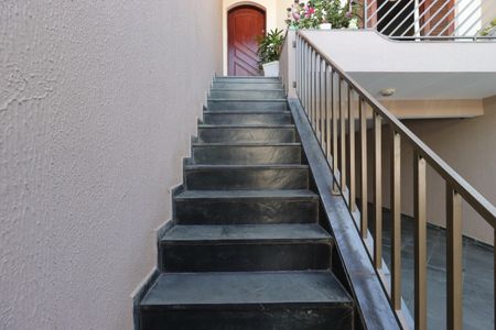 Casa para alugar com 235m², 3 quartos e 5 vagasEntrada